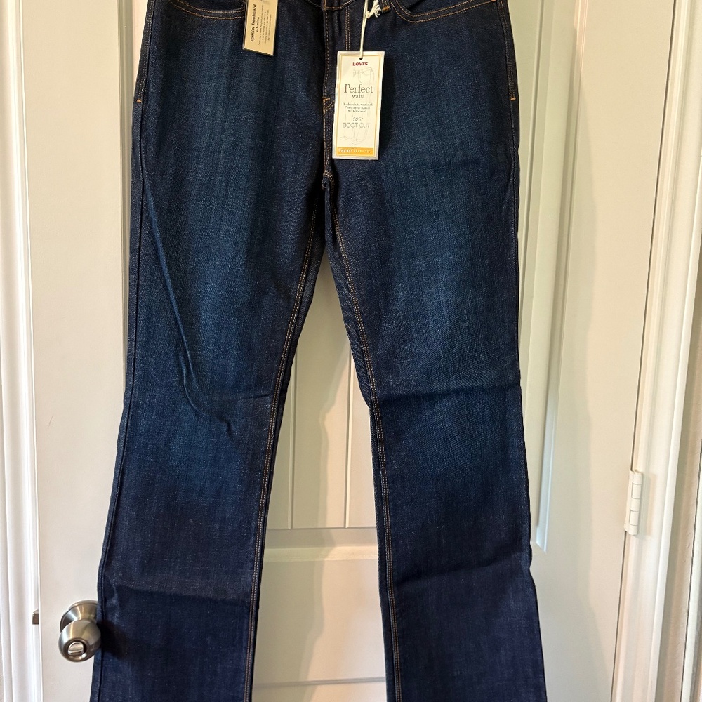 Levi’s blue jeans sz- 6